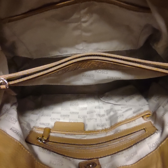 Michael kors handbag - Picture 8 of 8